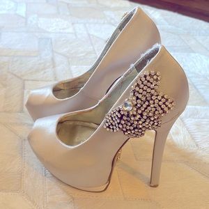Solid Peep Toe Platform Stiletto Heeled Pumps.